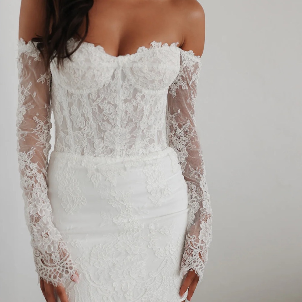 UNTAMED PETALS BY AMANDA JUDGE White Lace Long Sleeve Dress